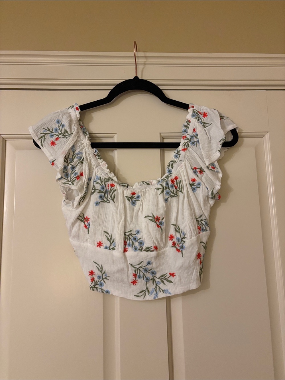White Floral Ruffle Crop Top - Women